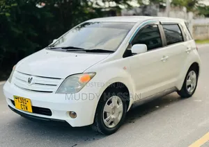 Toyota IST 2003 White