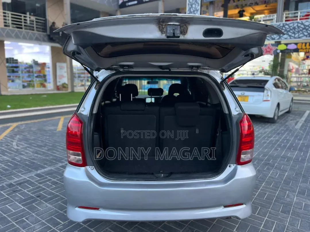 Toyota Wish 2006 Silver