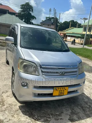 Toyota Noah 2008 Silver