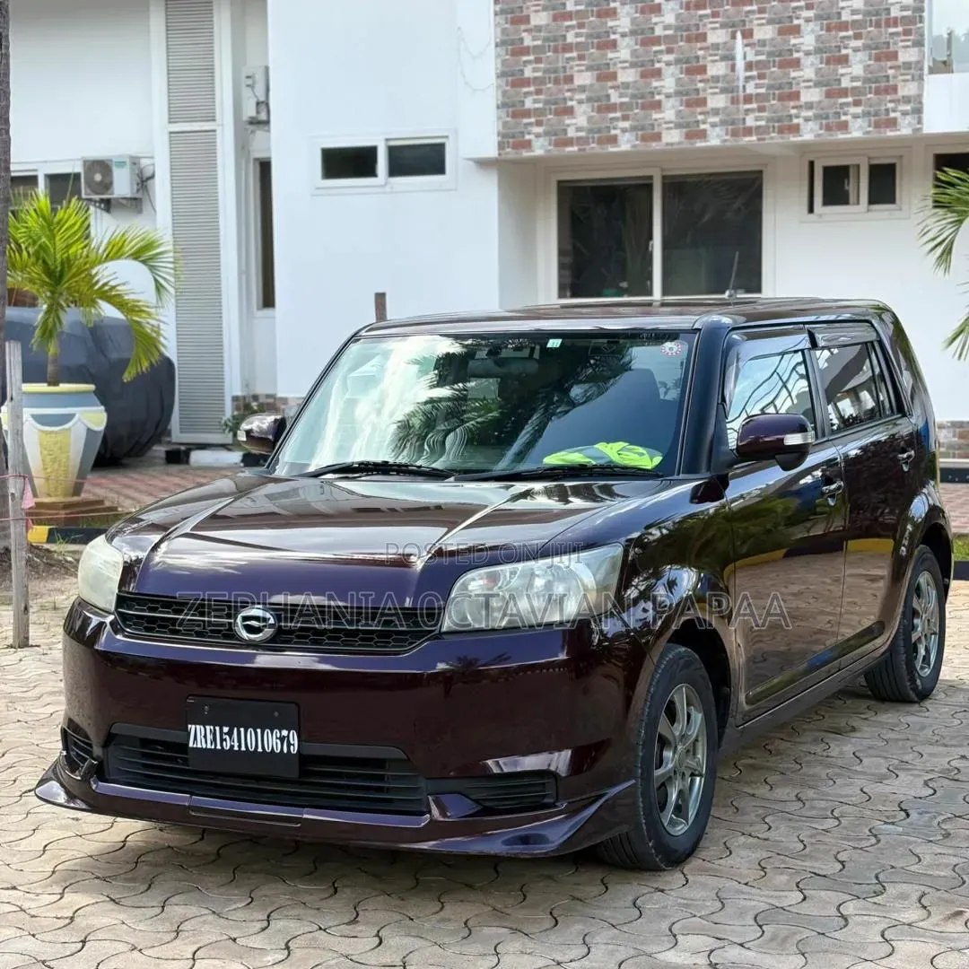 Toyota Corolla Rumion 2011 Black