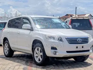 Toyota Vanguard 2007 White