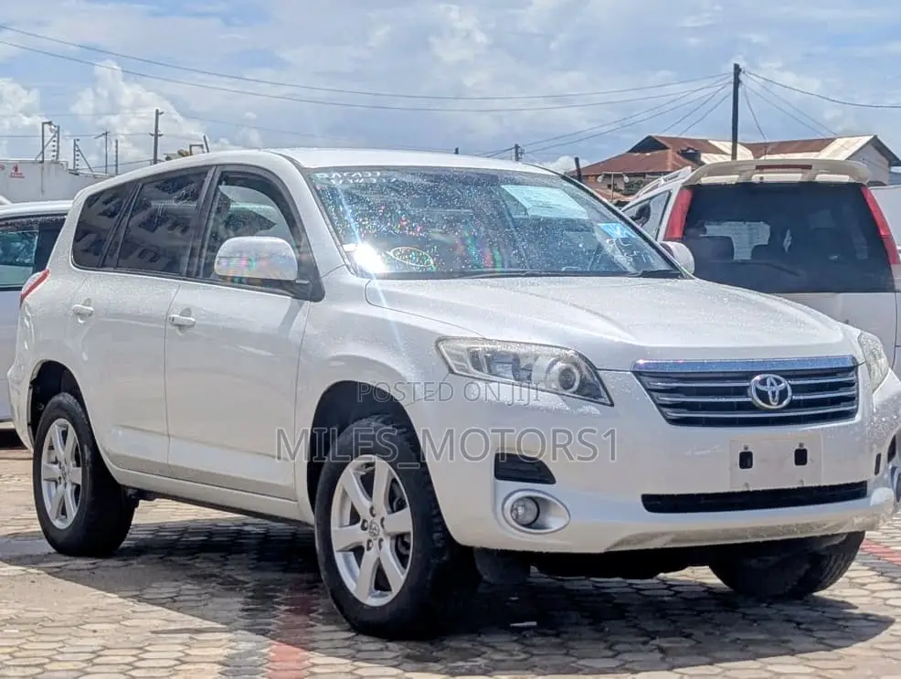 Toyota Vanguard 2007 White