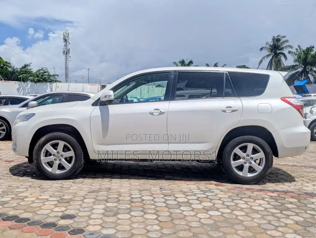 Toyota Vanguard 2007 White