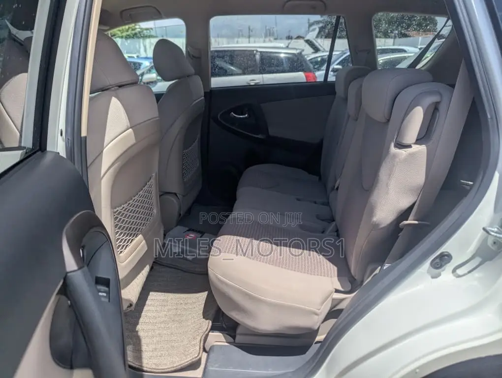 Toyota Vanguard 2007 White