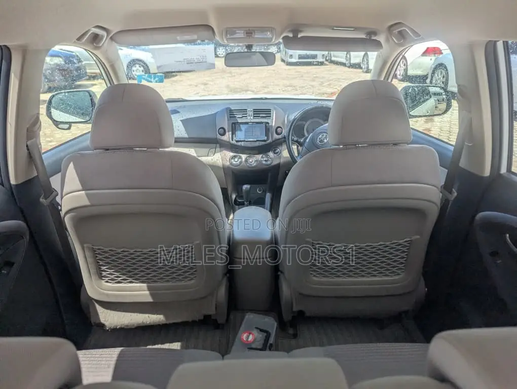 Toyota Vanguard 2007 White
