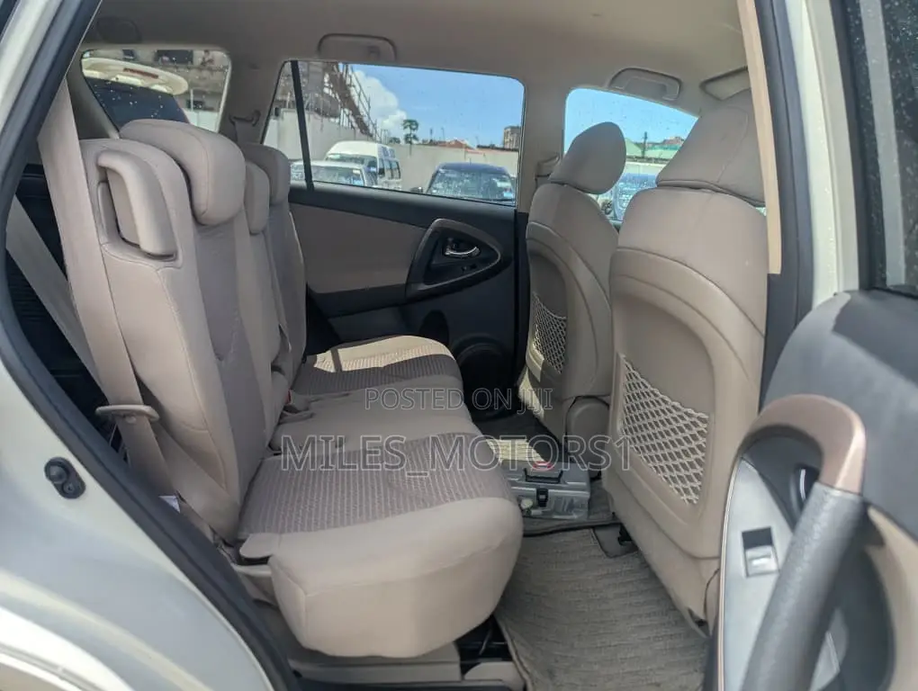 Toyota Vanguard 2007 White