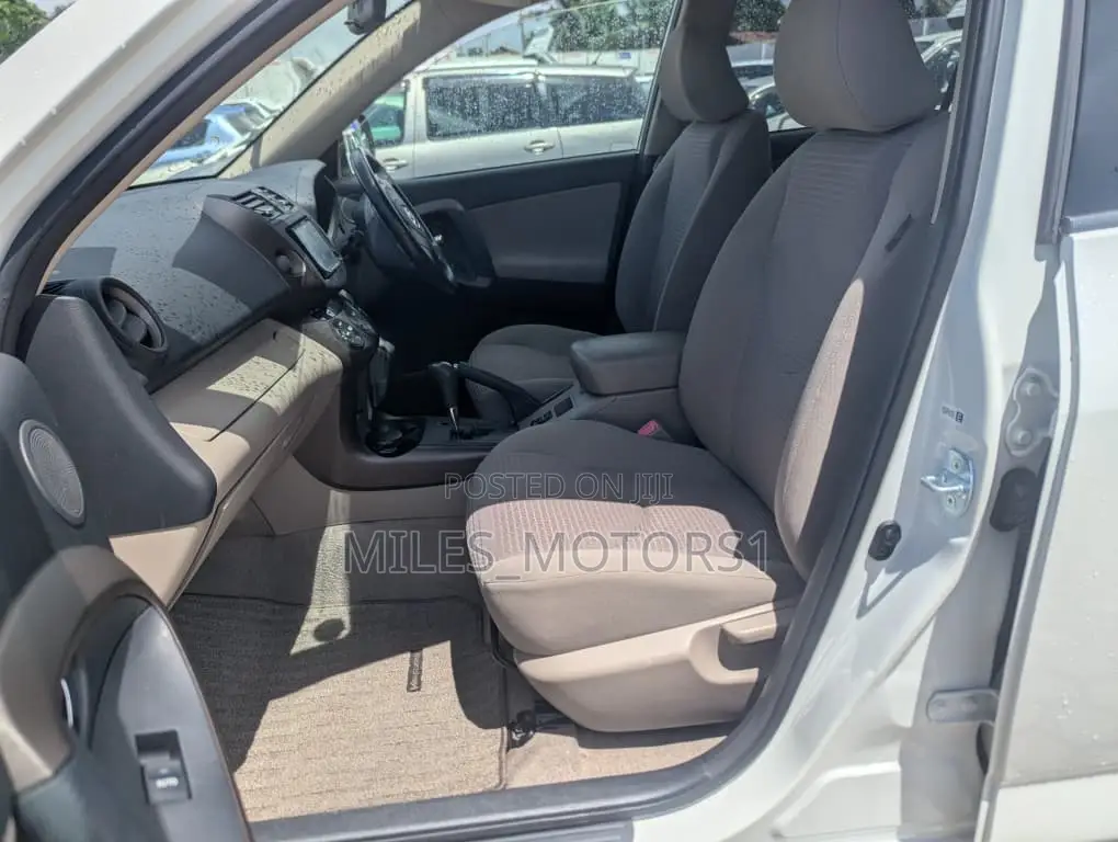 Toyota Vanguard 2007 White