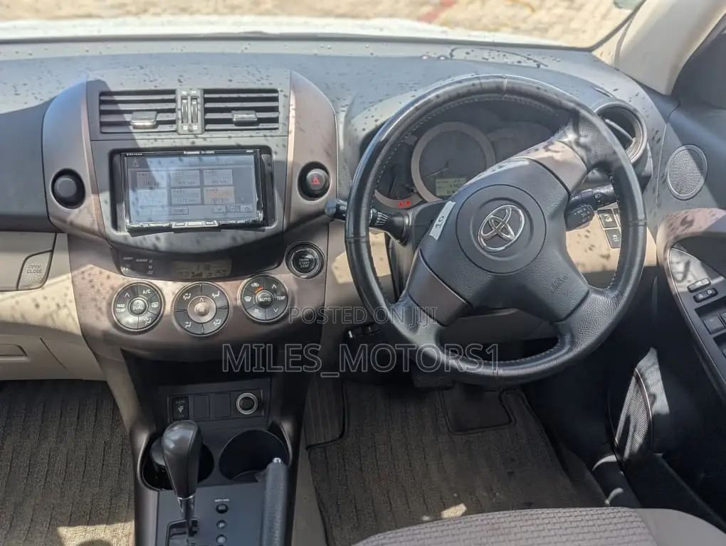 Toyota Vanguard 2007 White