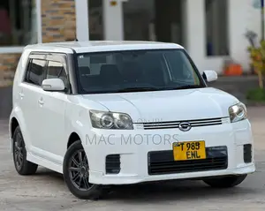 Toyota Corolla Rumion Hatchback 1.5 FWD 2009 White