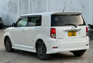 Toyota Corolla Rumion Hatchback 1.5 FWD 2009 White