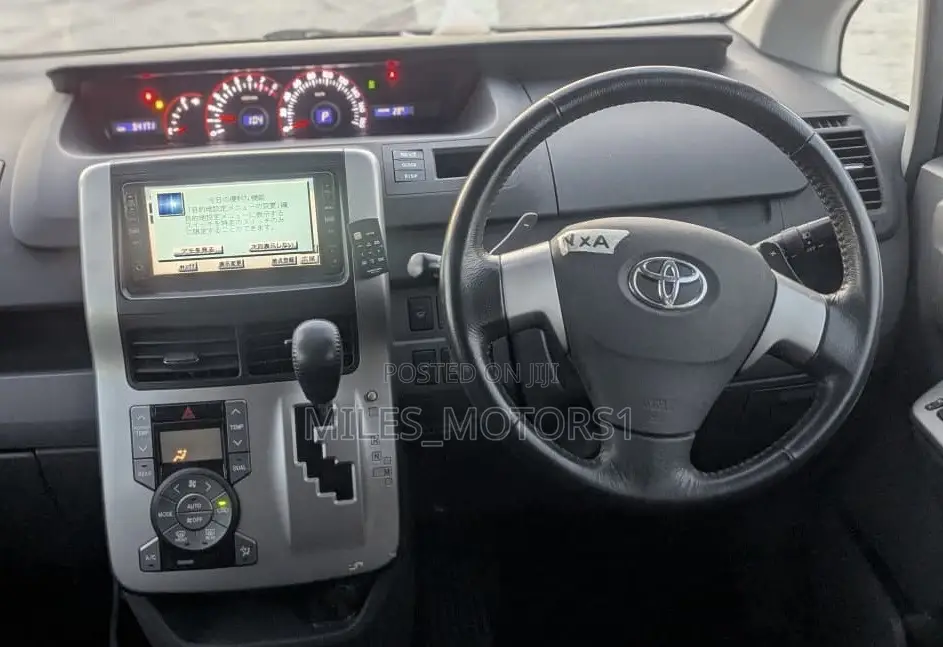 Toyota Noah 2007 White