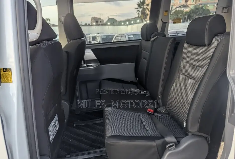 Toyota Noah 2007 White