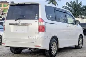 Toyota Noah 2007 White