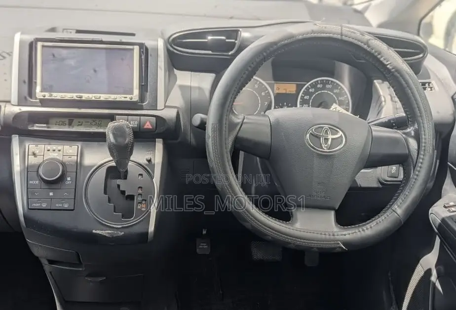 Toyota Wish 2011 Black