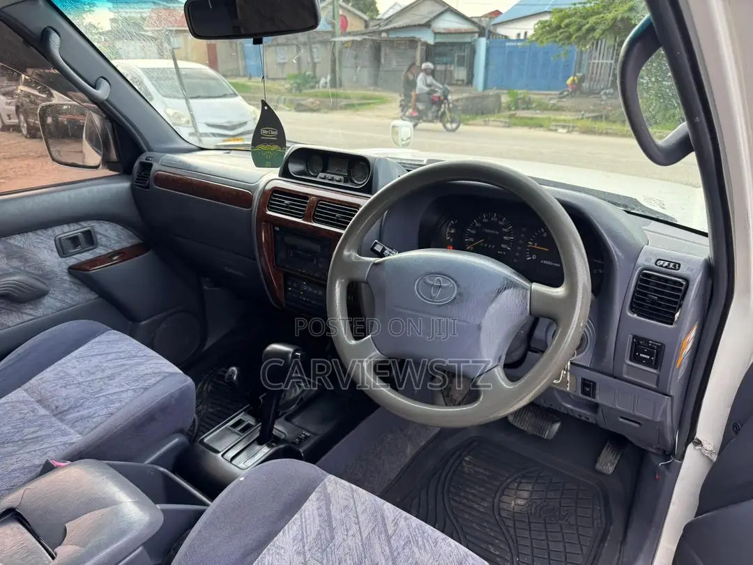 Toyota Land Cruiser Prado 2.7 16V 3dr 2001 White