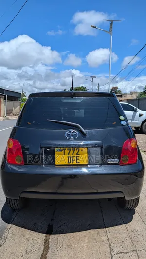Toyota IST 2004 Black