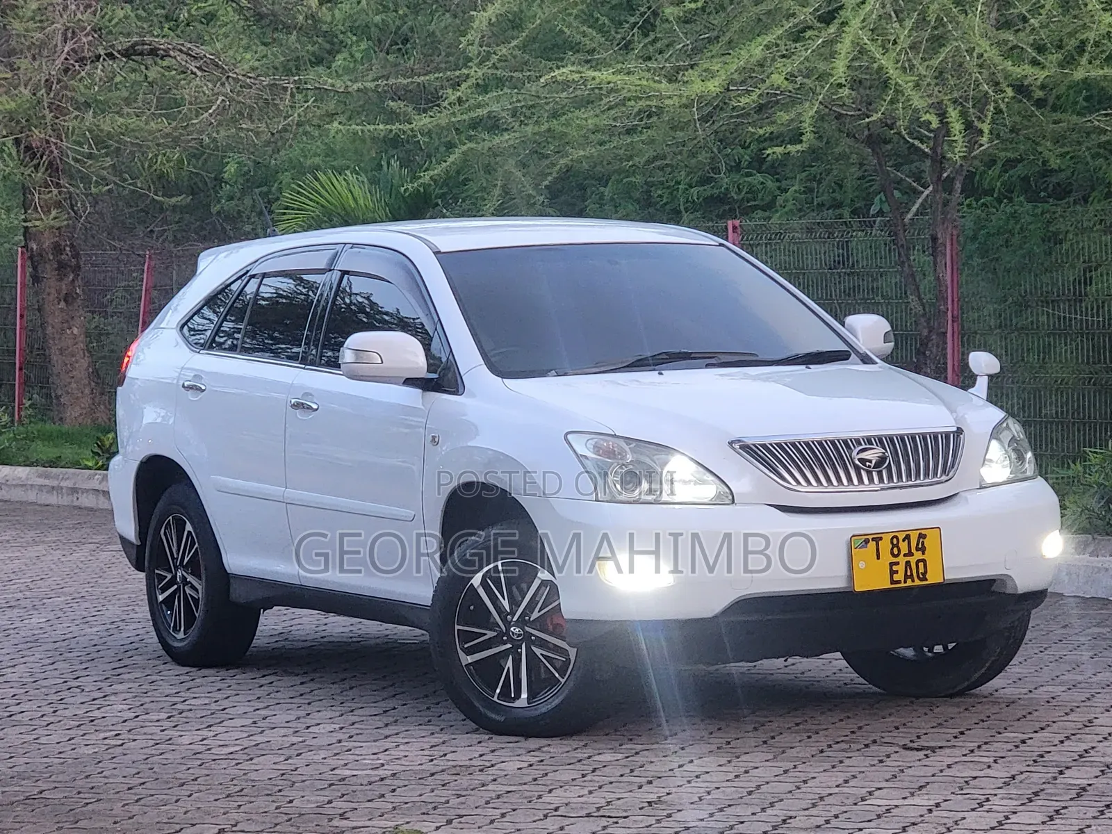 Toyota Harrier 2006 White