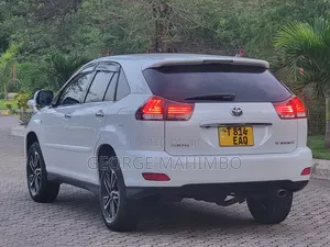 Toyota Harrier 2006 White
