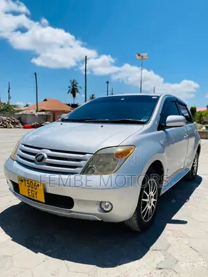 Toyota IST 2005 Silver