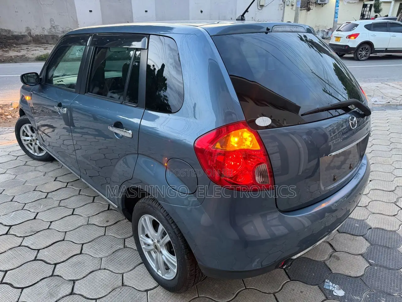 Mazda Verisa 2013 Blue