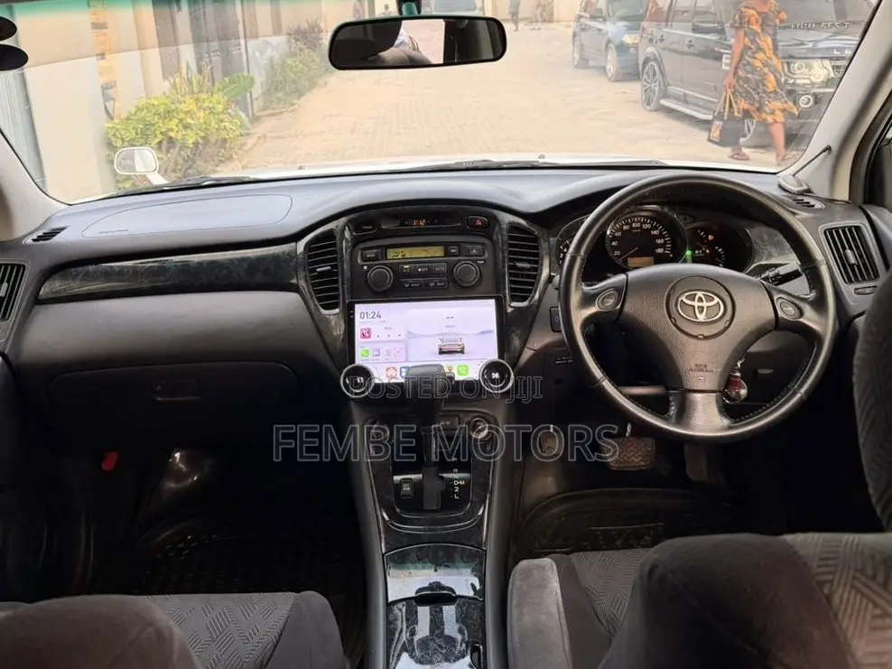 Toyota Kluger 2005 White