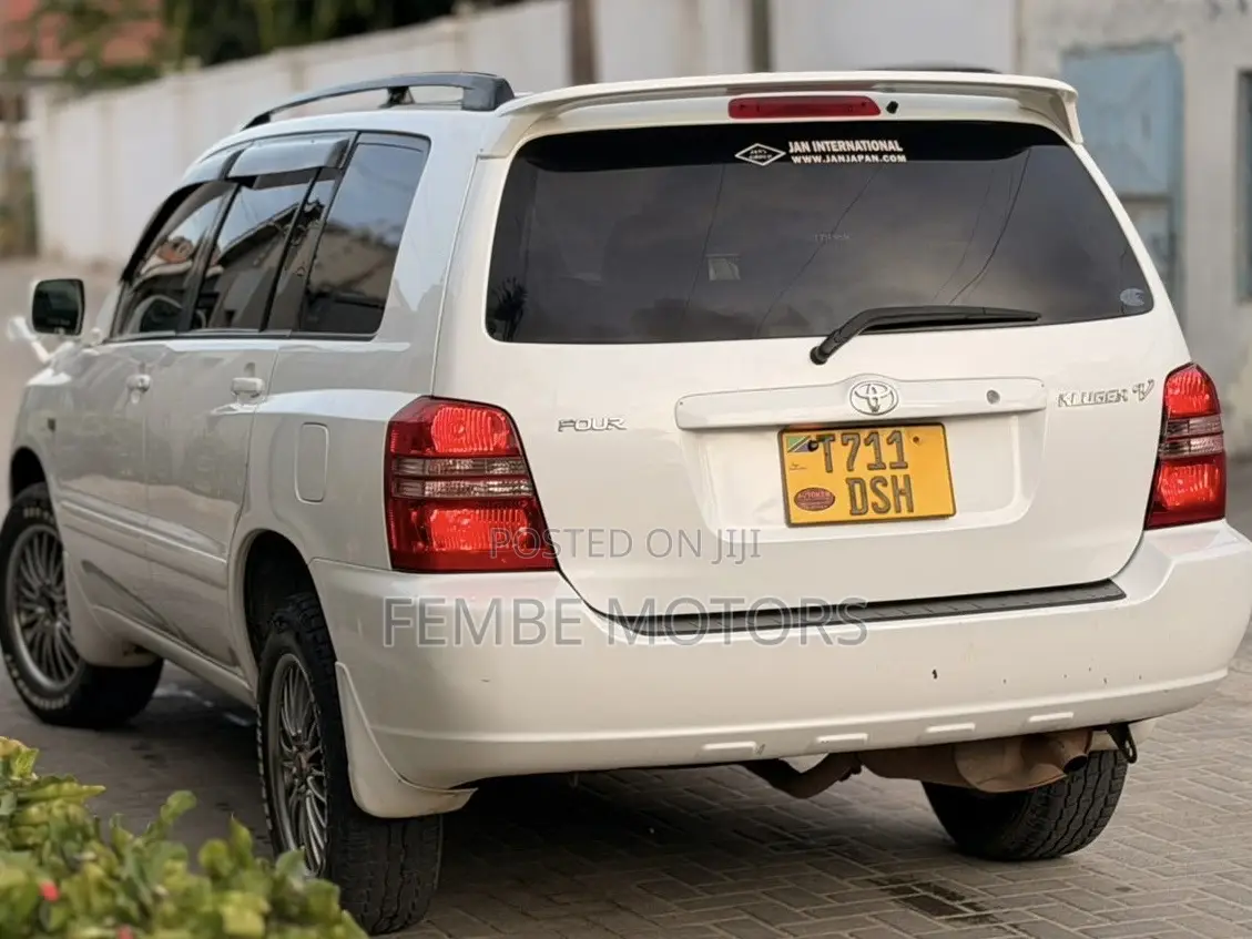 Toyota Kluger 2005 White