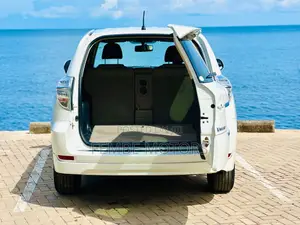 Toyota Vanguard 2010 White