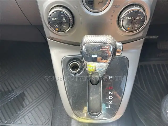 Toyota Rush 1.5 AWD 2011 Gray