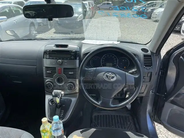 Toyota Rush 1.5 AWD 2011 Gray