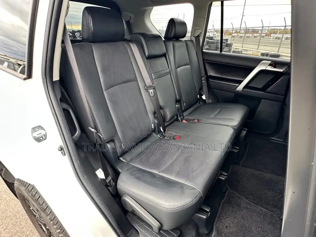 Toyota Land Cruiser Prado 2.7 2020 Pearl