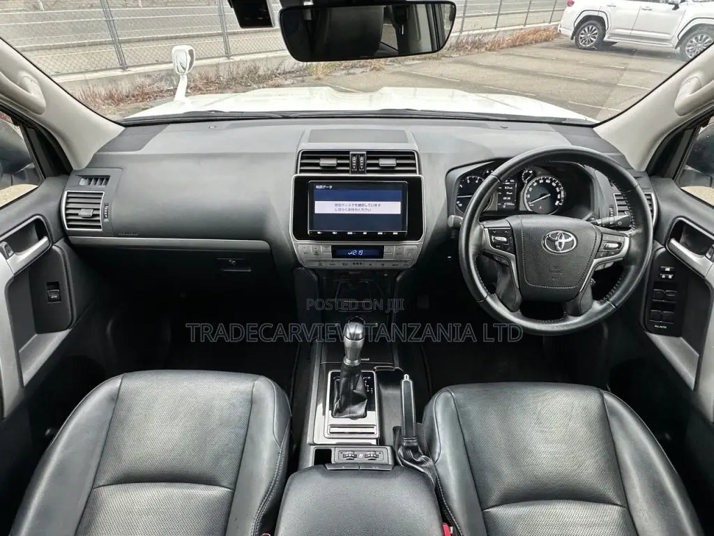 Toyota Land Cruiser Prado 2.7 2020 Pearl