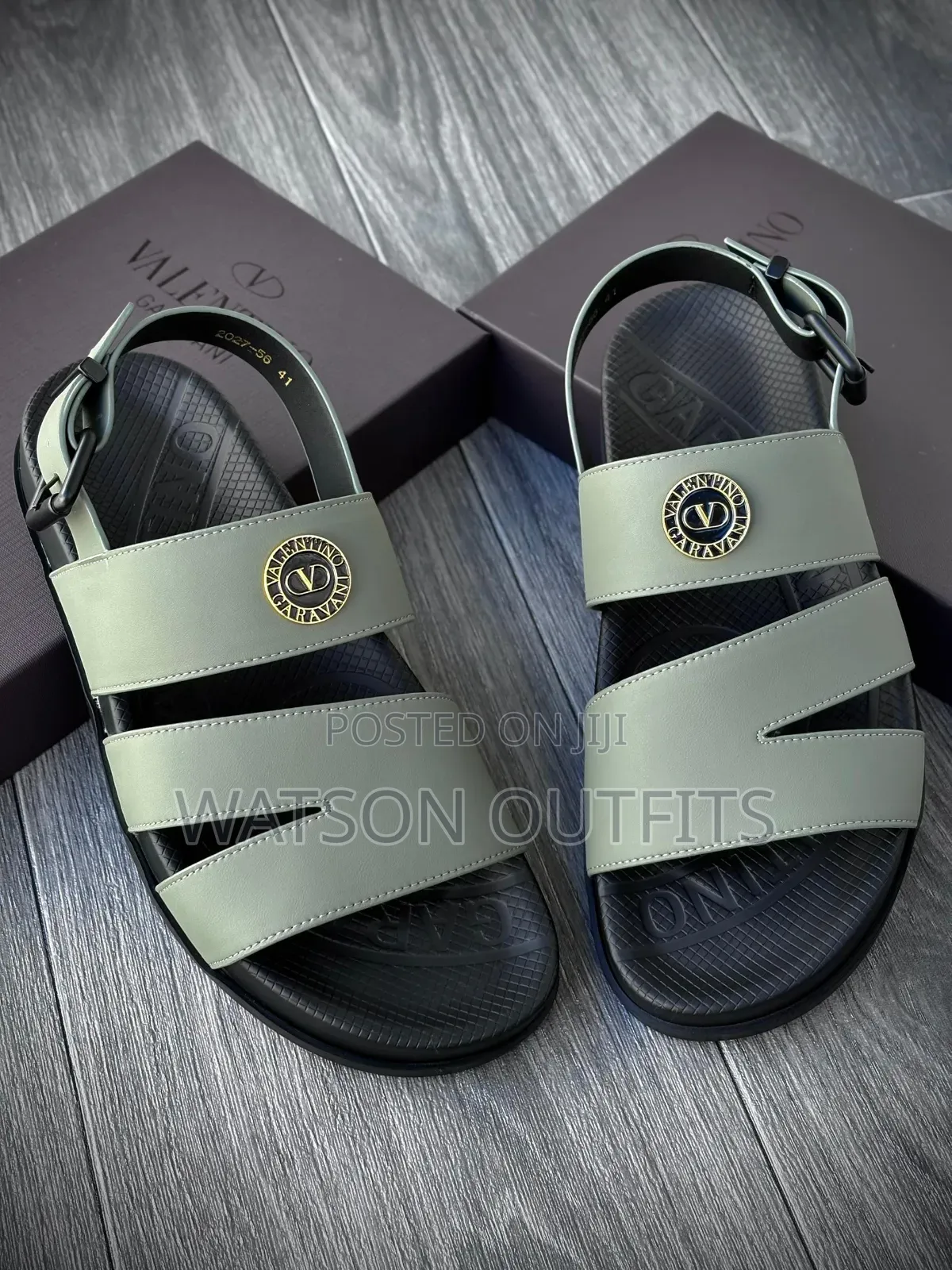Men's Leather Sandals Classically Smart Elegantly Valentino Branded