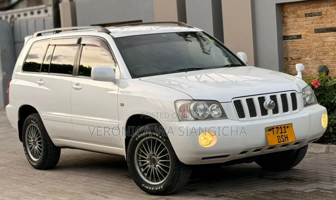 Toyota Kluger 2002 White