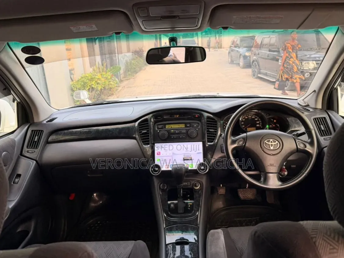 Toyota Kluger 2002 White