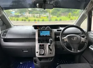 Toyota Noah 2008