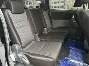 Toyota Noah 2008