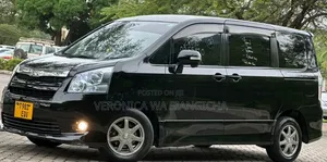Toyota Noah 2008