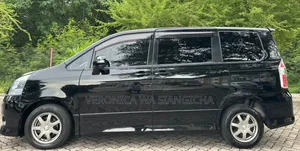 Toyota Noah 2008