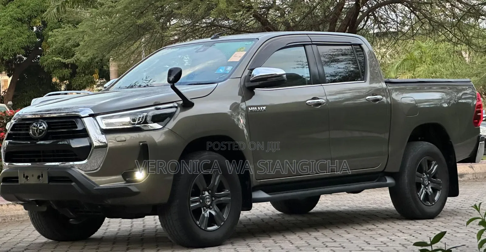 Toyota Hilux 2022 Gray