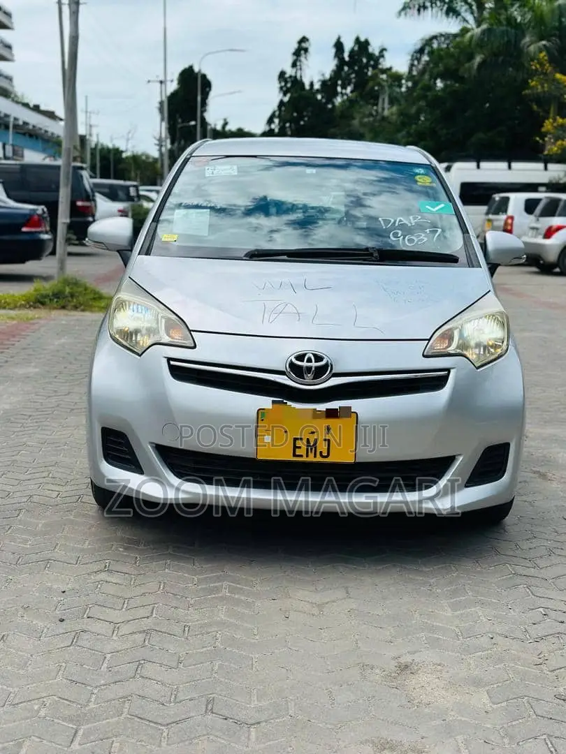 Toyota Ractis 2008 Silver