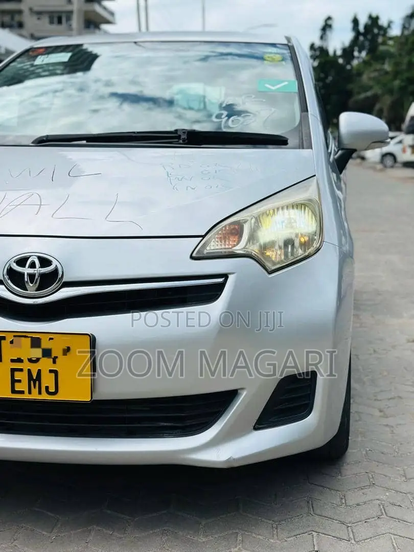 Toyota Ractis 2008 Silver