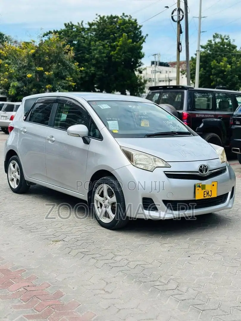 Toyota Ractis 2008 Silver