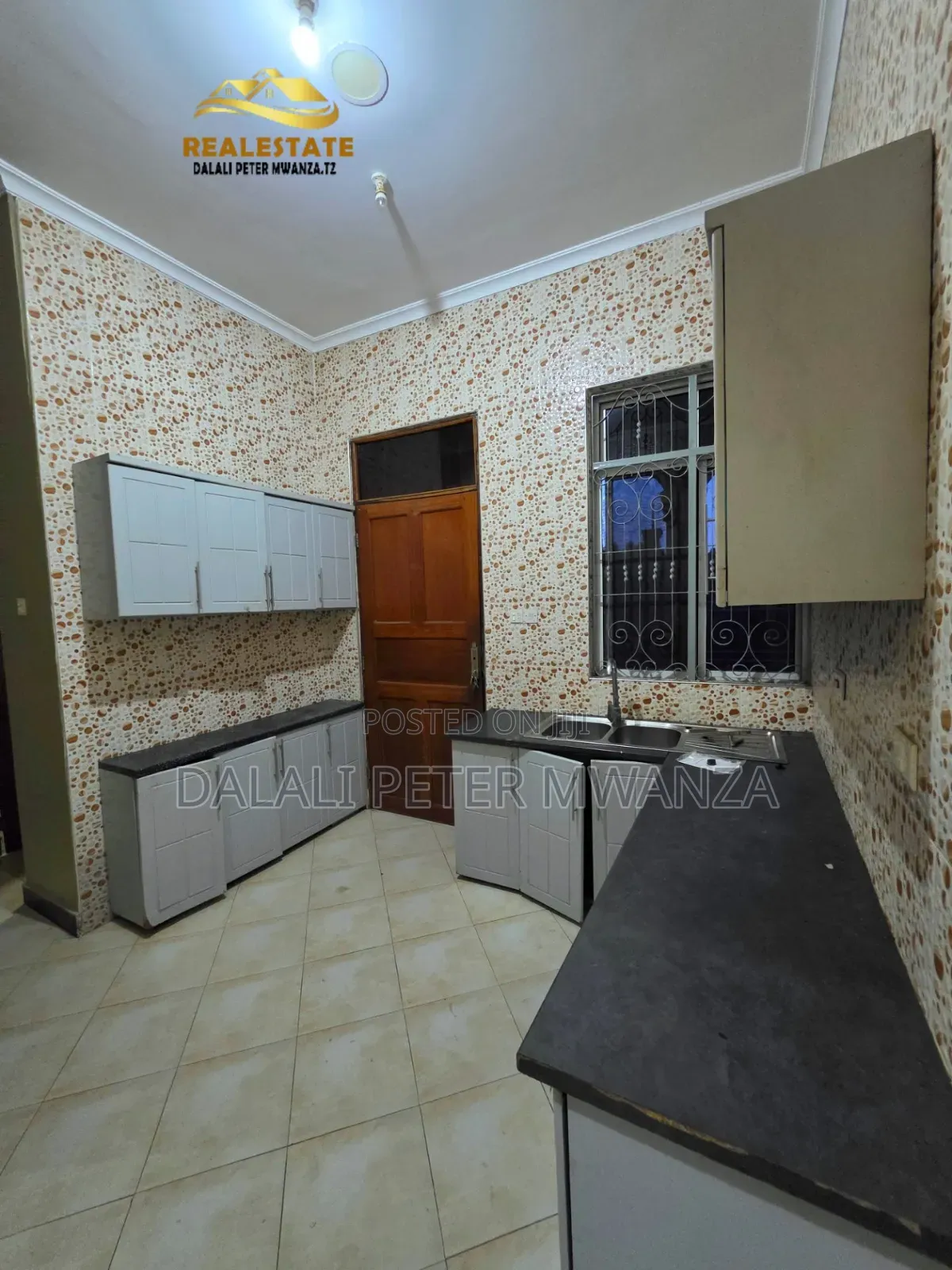 4bdrm House in Broker Peter, Mkolani for rent