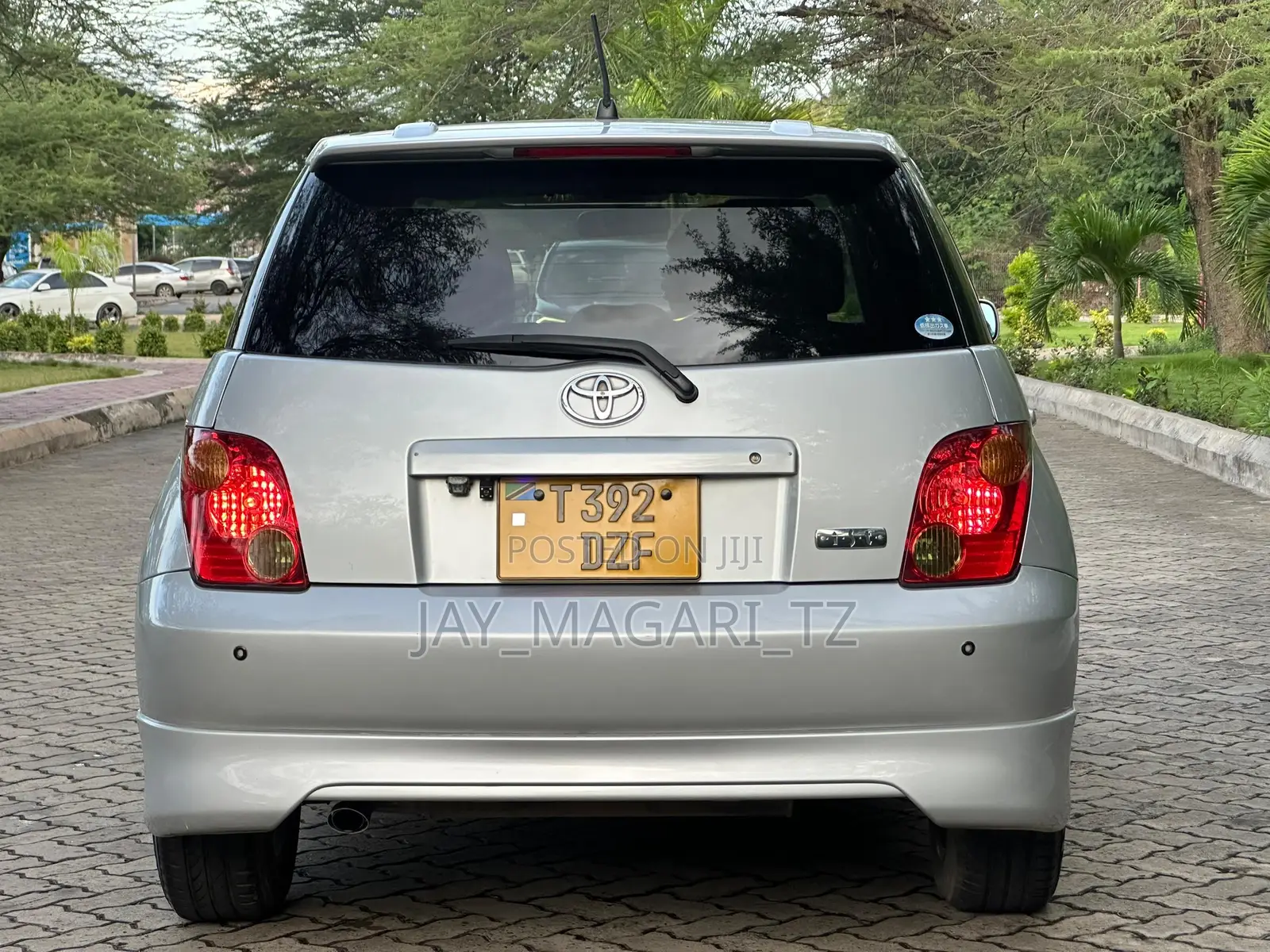Toyota IST 2004 Silver