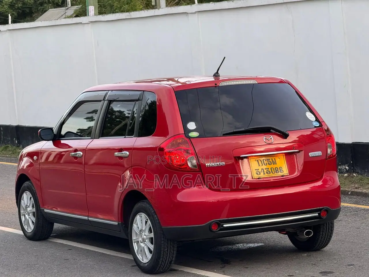 Mazda Verisa 2010 Red