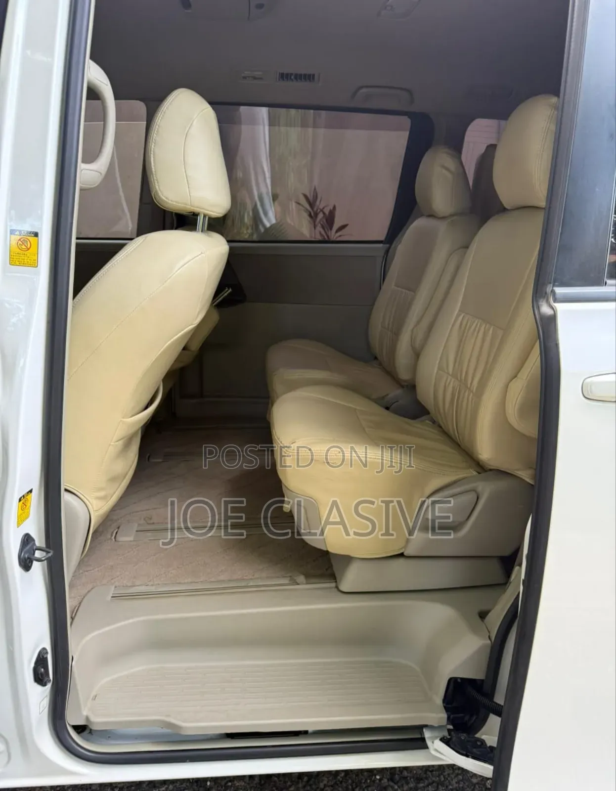 Toyota Noah 2.0 143hp AWD (7 Seater) 2010 White