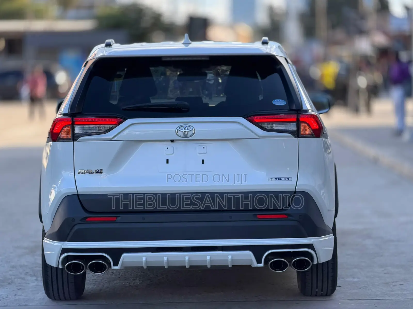 Toyota RAV4 2022 White