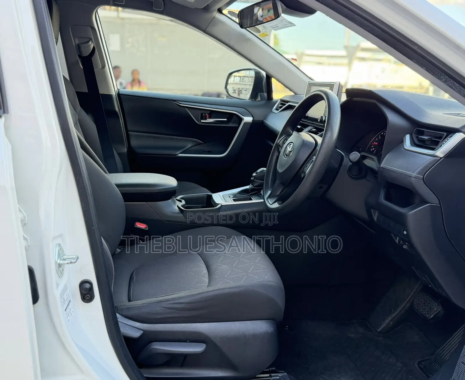 Toyota RAV4 2022 White