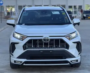 Toyota RAV4 2022 White