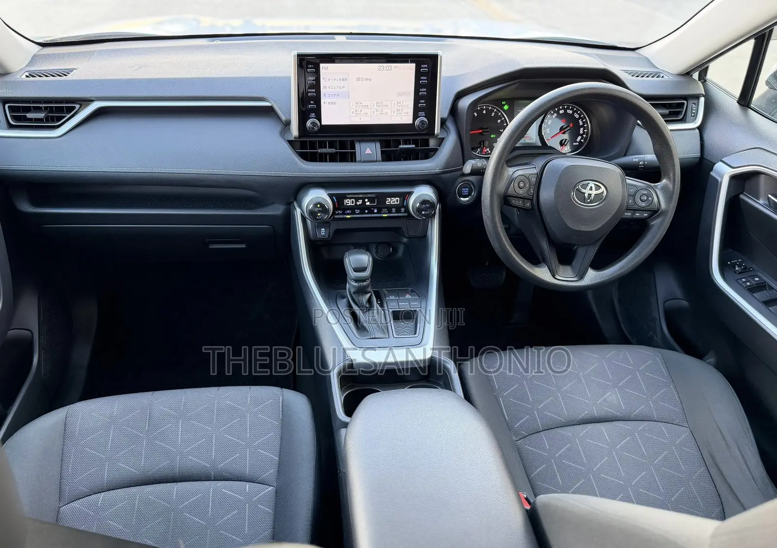 Toyota RAV4 2022 White